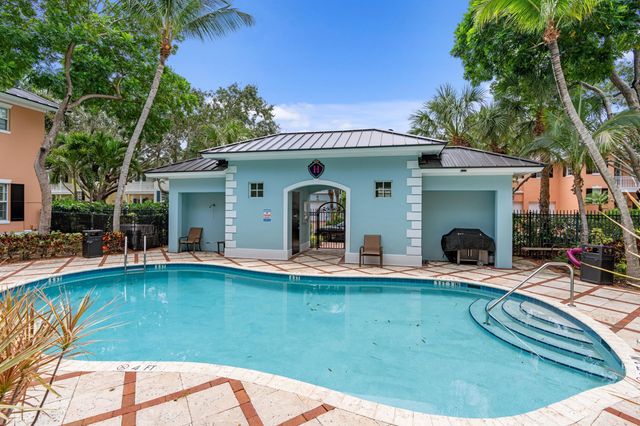1057 E HERITAGE CLUB Circle, Delray Beach, FL 33483