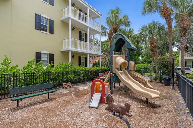1057 E HERITAGE CLUB Circle, Delray Beach, FL 33483