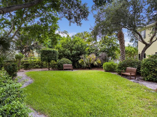 1057 E HERITAGE CLUB Circle, Delray Beach, FL 33483
