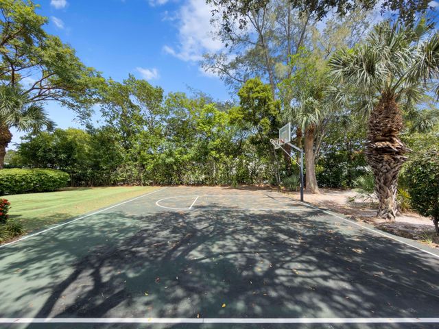1057 E HERITAGE CLUB Circle, Delray Beach, FL 33483