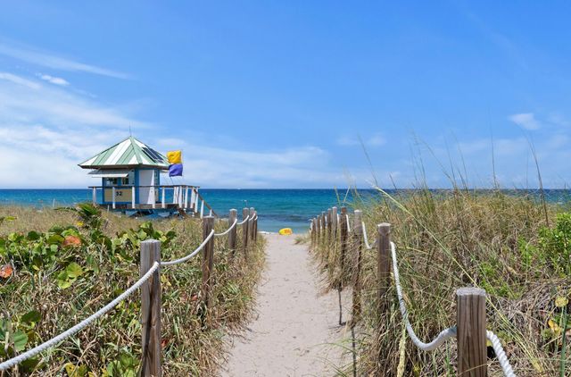 1057 E HERITAGE CLUB Circle, Delray Beach, FL 33483