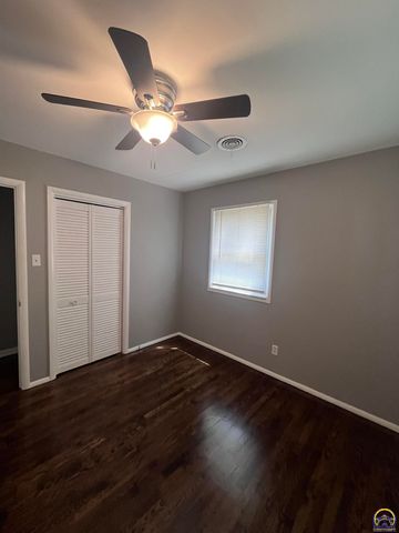 1313 SW Glendale DR, Topeka, KS 66604