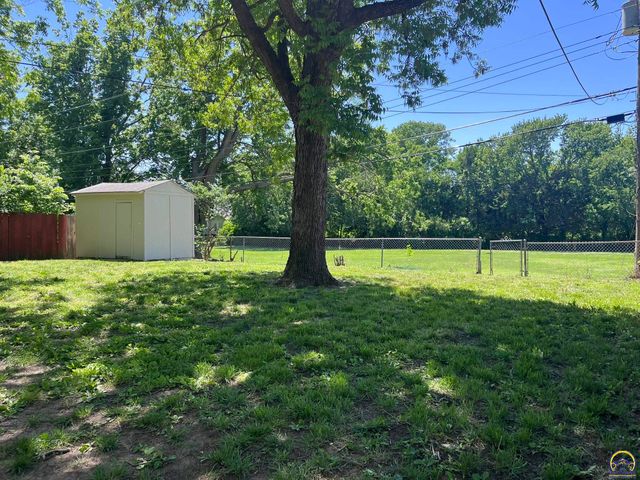 1313 SW Glendale DR, Topeka, KS 66604