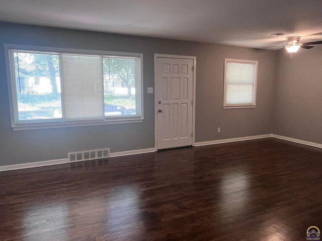 1313 SW Glendale DR, Topeka, KS 66604