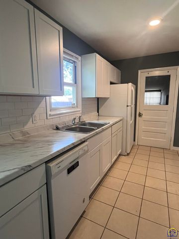 1313 SW Glendale DR, Topeka, KS 66604