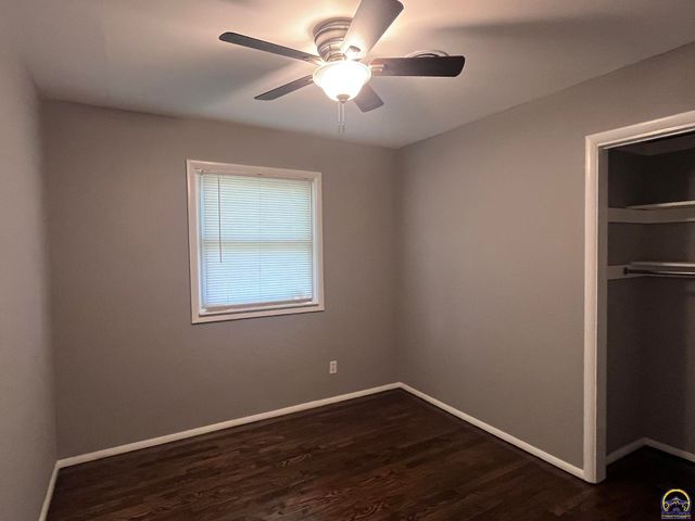 1313 SW Glendale DR, Topeka, KS 66604
