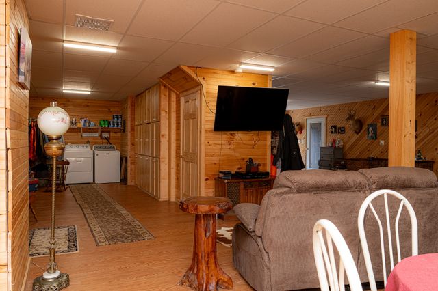 27 Bishop Hollow Ln, Pleasant Shade, TN 37145