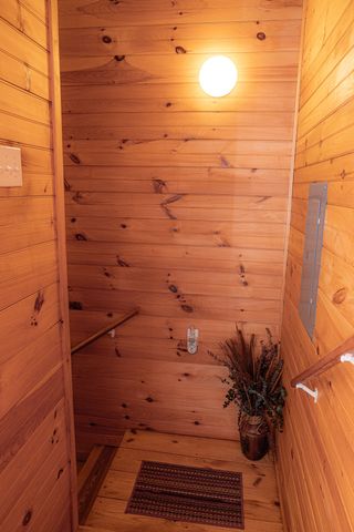 27 Bishop Hollow Ln, Pleasant Shade, TN 37145