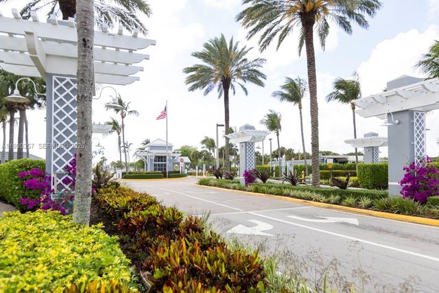 294 Brittany G 294, Delray Beach, FL 33446
