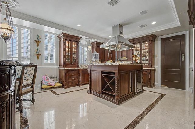 600 Coral Way 5, Coral Gables, FL 33134