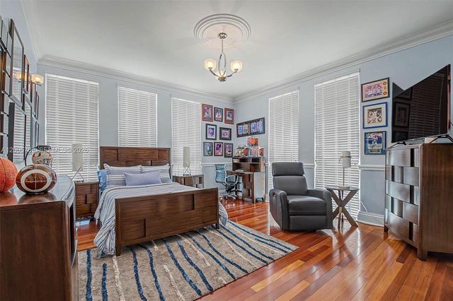 600 Coral Way 5, Coral Gables, FL 33134