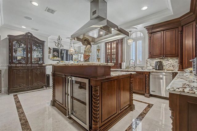 600 Coral Way 5, Coral Gables, FL 33134