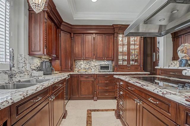 600 Coral Way 5, Coral Gables, FL 33134