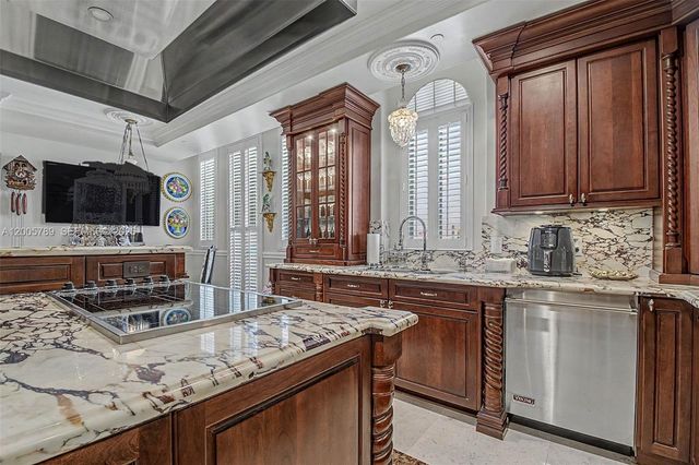 600 Coral Way 5, Coral Gables, FL 33134
