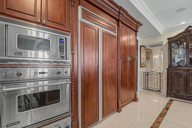 600 Coral Way 5, Coral Gables, FL 33134