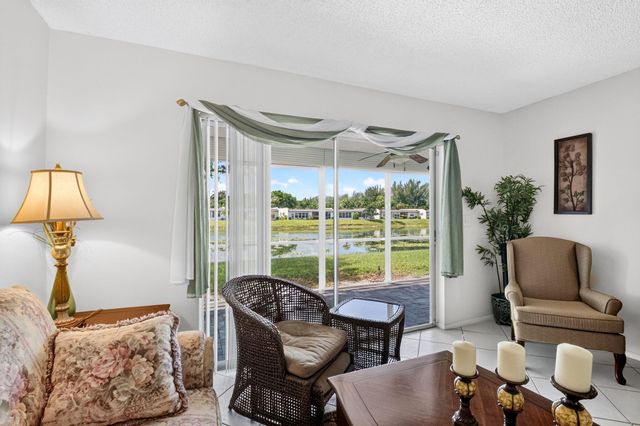 226 LAKE CONSTANCE Drive 226, West Palm Beach, FL 33411
