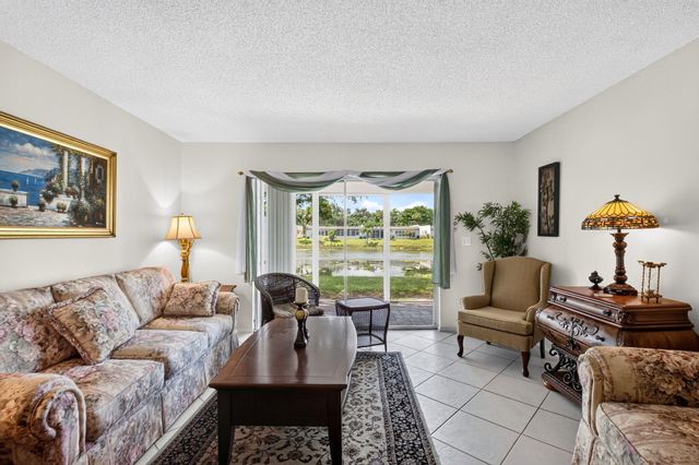 226 LAKE CONSTANCE Drive 226, West Palm Beach, FL 33411