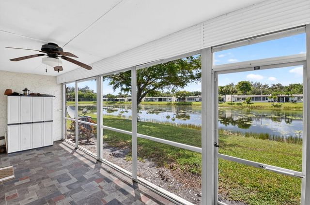 226 LAKE CONSTANCE Drive 226, West Palm Beach, FL 33411