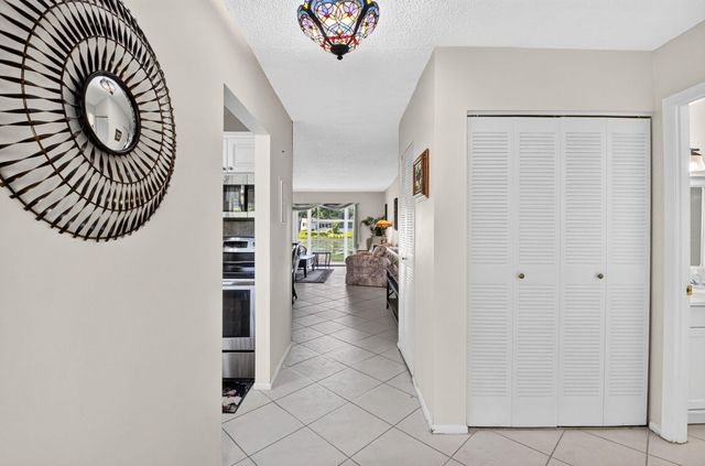 226 LAKE CONSTANCE Drive 226, West Palm Beach, FL 33411