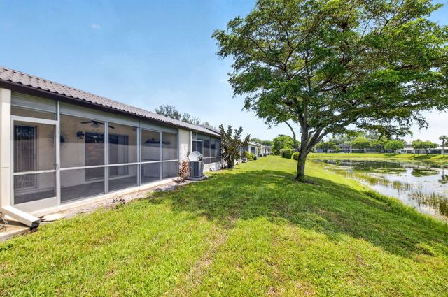 226 LAKE CONSTANCE Drive 226, West Palm Beach, FL 33411