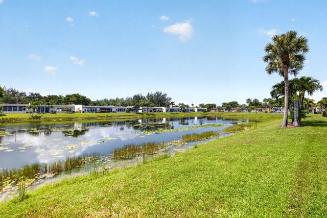 226 LAKE CONSTANCE Drive 226, West Palm Beach, FL 33411