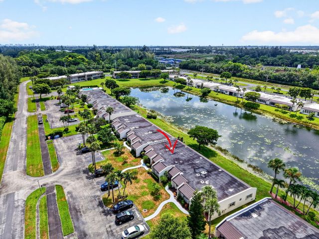 226 LAKE CONSTANCE Drive 226, West Palm Beach, FL 33411