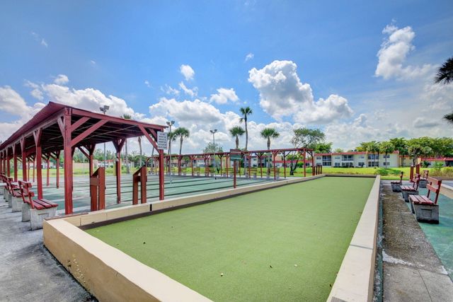 226 LAKE CONSTANCE Drive 226, West Palm Beach, FL 33411