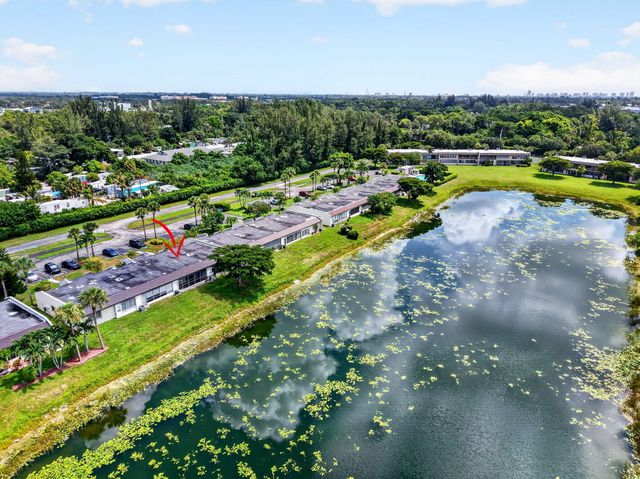 226 LAKE CONSTANCE Drive 226, West Palm Beach, FL 33411
