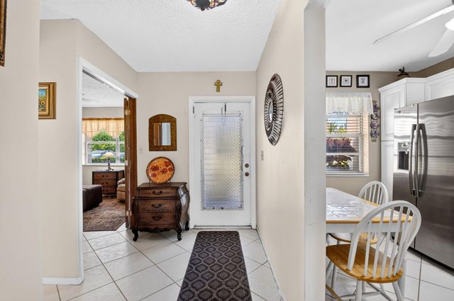 226 LAKE CONSTANCE Drive 226, West Palm Beach, FL 33411