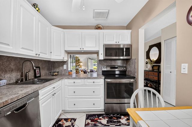 226 LAKE CONSTANCE Drive 226, West Palm Beach, FL 33411
