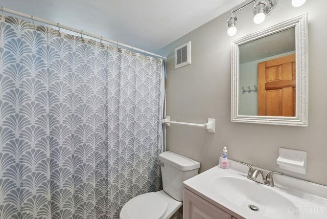 10660 Bridlepath Lane, Sharonville, OH 45241