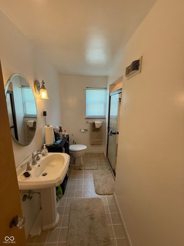 1921 E 10th Street, Anderson, IN 46012