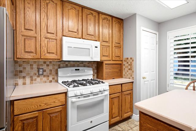 66 E MONTICELLO DR, Kaysville, UT 84037