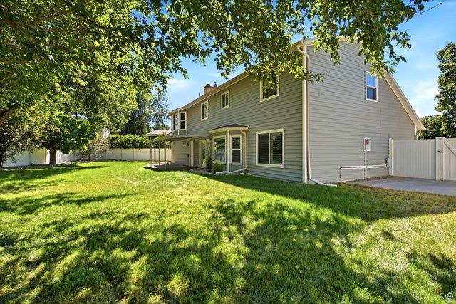 66 E MONTICELLO DR, Kaysville, UT 84037