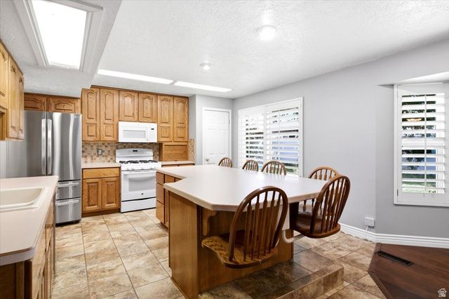 66 E MONTICELLO DR, Kaysville, UT 84037