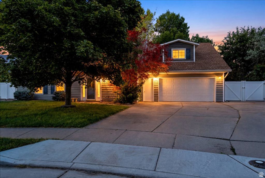 66 E MONTICELLO DR, Kaysville, UT 84037