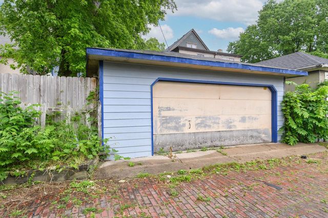 933 N 34th STREET, Milwaukee, WI 53208
