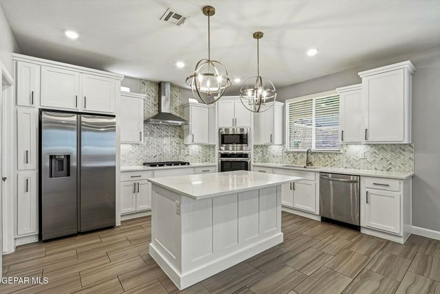 13082 OAKHAMPTON Avenue, El Paso, TX 79928