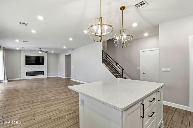 13082 OAKHAMPTON Avenue, El Paso, TX 79928