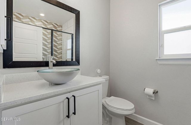 13082 OAKHAMPTON Avenue, El Paso, TX 79928