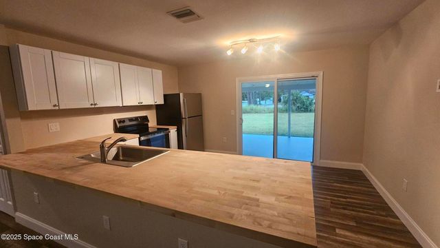 1520 Lucky Street NW, Palm Bay, FL 32907