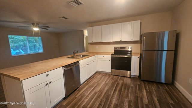 1520 Lucky Street NW, Palm Bay, FL 32907