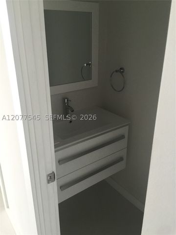 6900 Bay Dr 5A, Miami Beach, FL 33141