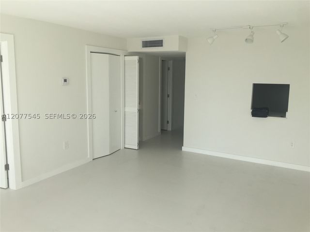 6900 Bay Dr 5A, Miami Beach, FL 33141