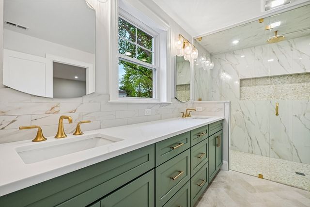 13 Parker Rd, Wakefield, MA 01880