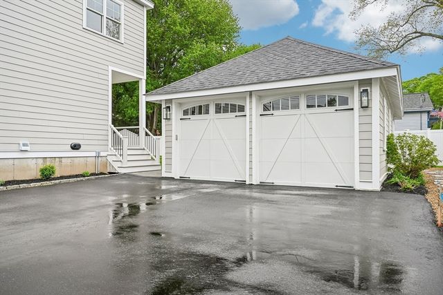13 Parker Rd, Wakefield, MA 01880