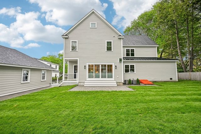 13 Parker Rd, Wakefield, MA 01880