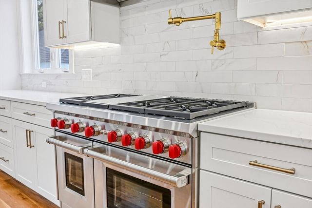 13 Parker Rd, Wakefield, MA 01880