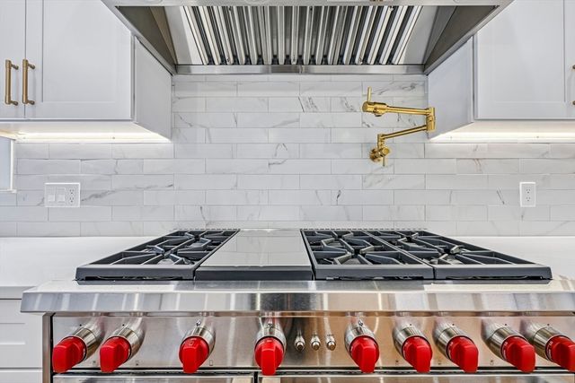 13 Parker Rd, Wakefield, MA 01880