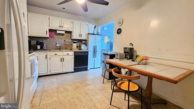 1708 CONDOR LN, Dover, PA 17315